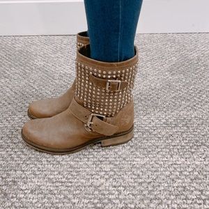 Steve Madden Boots